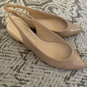 Santa Monica style - glossy nude sling back flats